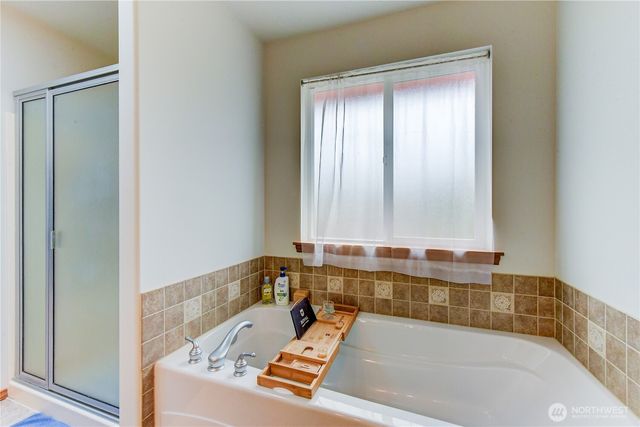 806 Darwins Way, Granite Falls, WA 98252