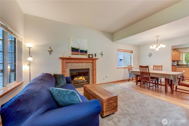 806 Darwins Way, Granite Falls, WA 98252