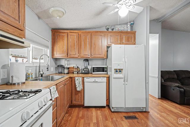 6351 Akers Road 91, Bakersfield, CA 93313