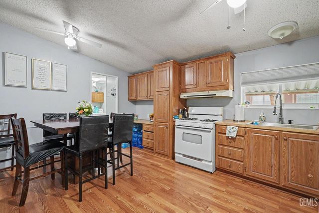 6351 Akers Road 91, Bakersfield, CA 93313
