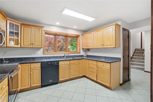 2033 Meadowside Lane, Washington Twp, OH 45458