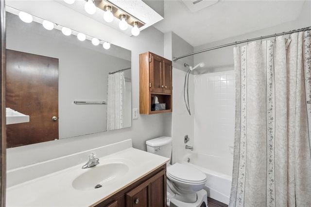 2033 Meadowside Lane, Washington Twp, OH 45458