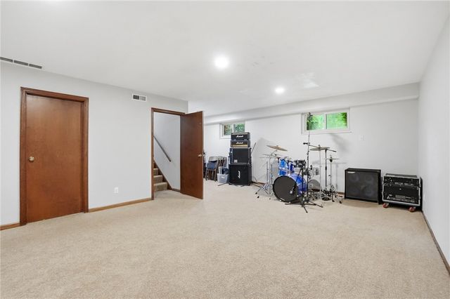 2033 Meadowside Lane, Washington Twp, OH 45458