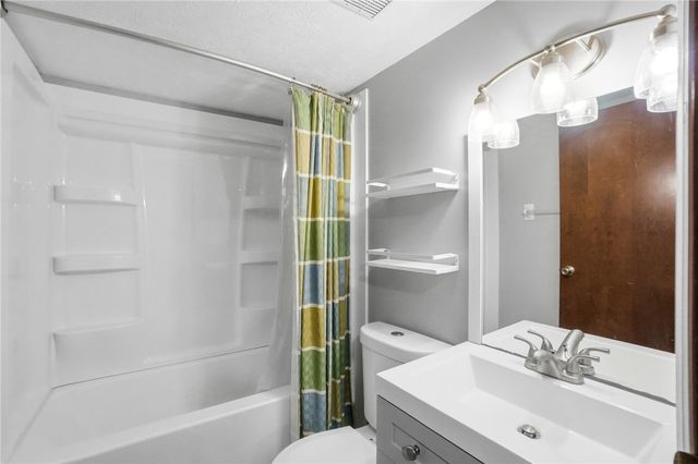 2033 Meadowside Lane, Washington Twp, OH 45458