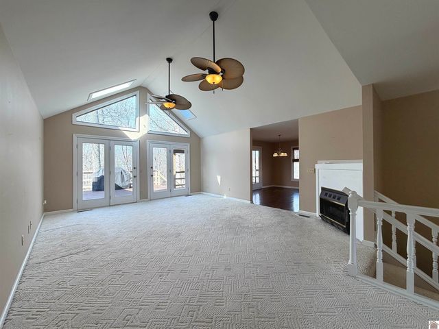 749 Bayshore Dr, Cadiz, KY 42211