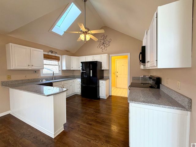 749 Bayshore Dr, Cadiz, KY 42211