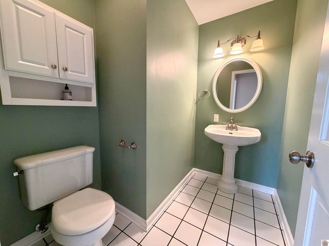 749 Bayshore Dr, Cadiz, KY 42211