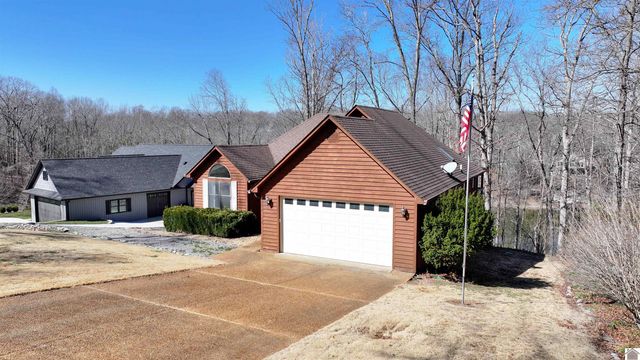 749 Bayshore Dr, Cadiz, KY 42211