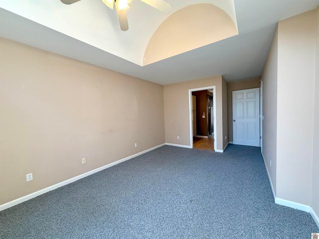 749 Bayshore Dr, Cadiz, KY 42211