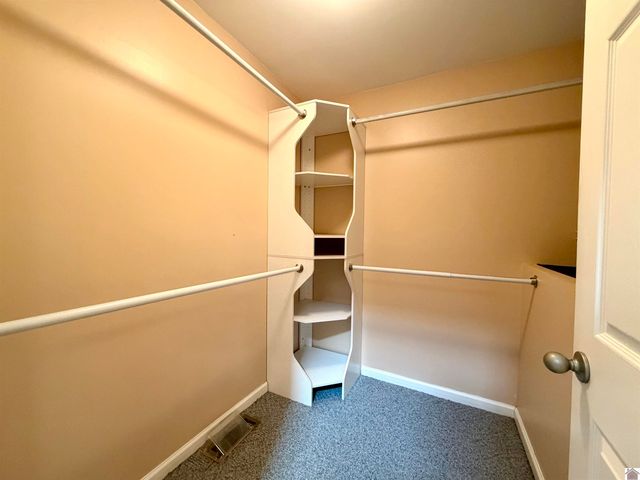 749 Bayshore Dr, Cadiz, KY 42211