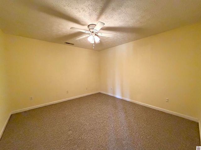 749 Bayshore Dr, Cadiz, KY 42211