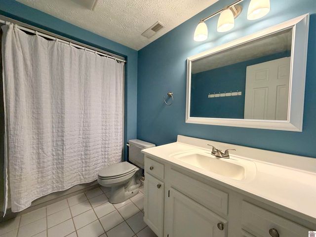 749 Bayshore Dr, Cadiz, KY 42211