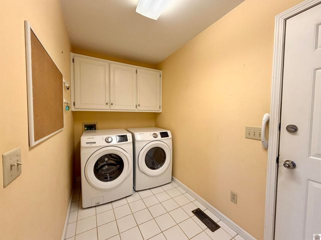 749 Bayshore Dr, Cadiz, KY 42211