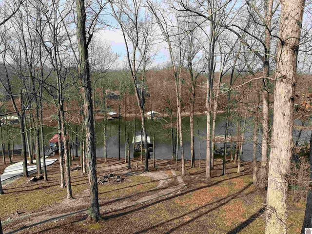 749 Bayshore Dr, Cadiz, KY 42211