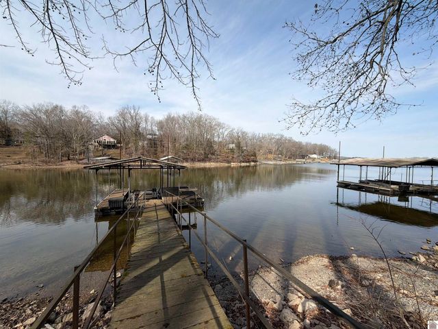 749 Bayshore Dr, Cadiz, KY 42211