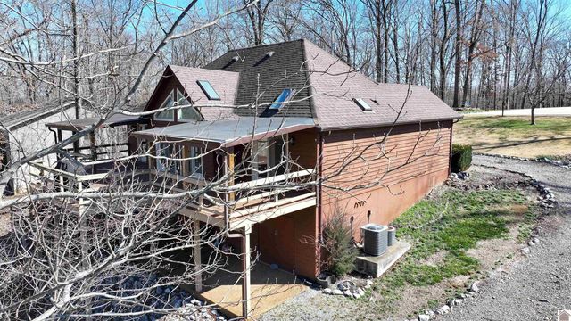 749 Bayshore Dr, Cadiz, KY 42211