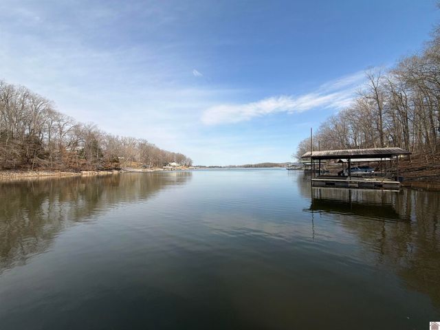 749 Bayshore Dr, Cadiz, KY 42211