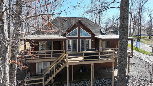 749 Bayshore Dr, Cadiz, KY 42211