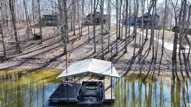 749 Bayshore Dr, Cadiz, KY 42211