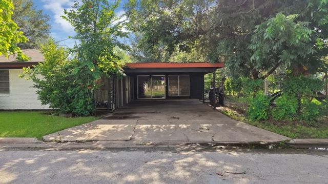 4200 Templeton Street, Greenville, TX 75401