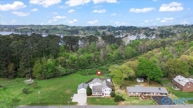 5018 Doris Lane, Guntersville, AL 35976