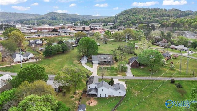 5018 Doris Lane, Guntersville, AL 35976