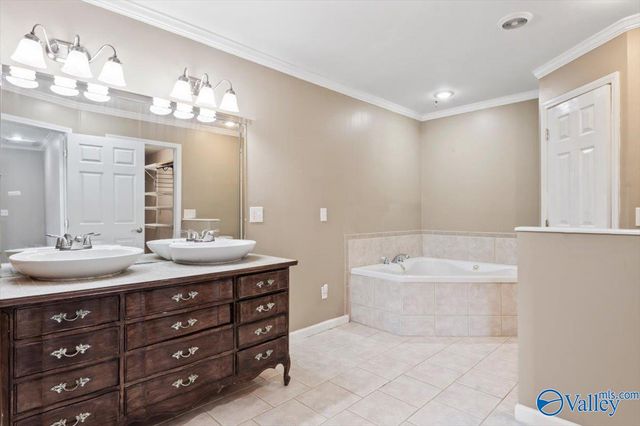 5018 Doris Lane, Guntersville, AL 35976