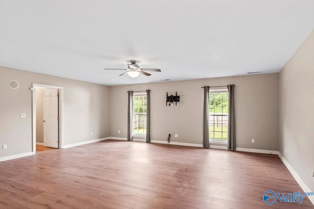 5018 Doris Lane, Guntersville, AL 35976