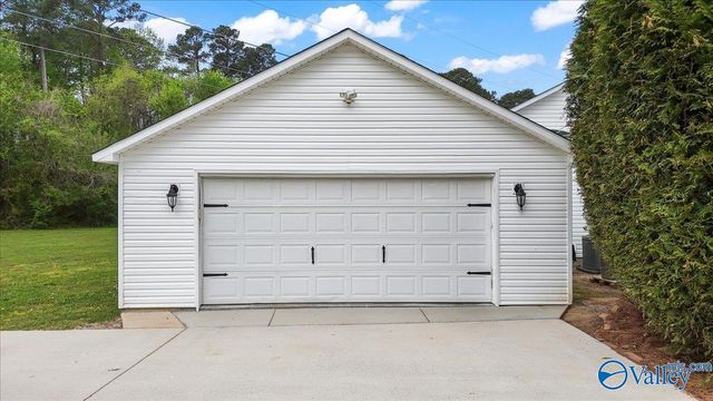 5018 Doris Lane, Guntersville, AL 35976