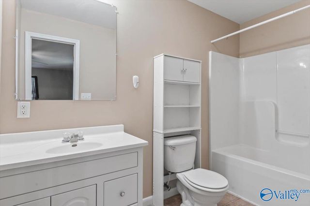 5018 Doris Lane, Guntersville, AL 35976