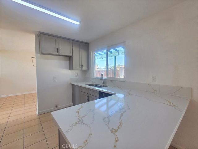 7492 Eugenia, Fontana, CA 92336