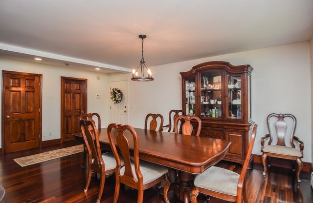 8 Martin Rd, Brookfield, MA 01506