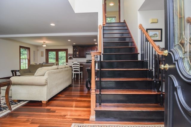 8 Martin Rd, Brookfield, MA 01506