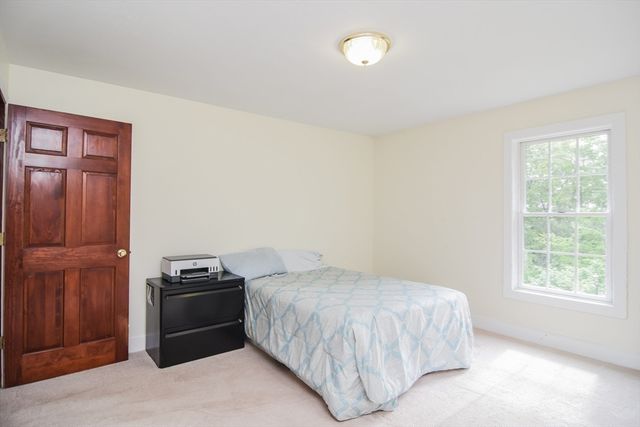 8 Martin Rd, Brookfield, MA 01506