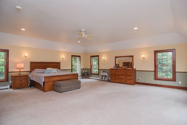 8 Martin Rd, Brookfield, MA 01506