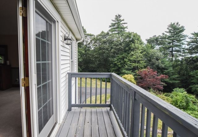 8 Martin Rd, Brookfield, MA 01506