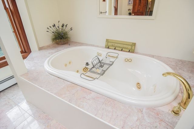 8 Martin Rd, Brookfield, MA 01506