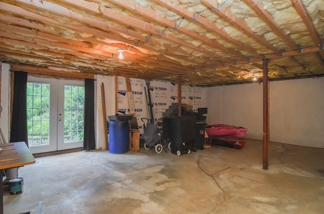 8 Martin Rd, Brookfield, MA 01506