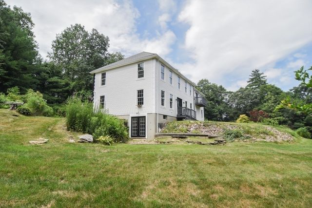 8 Martin Rd, Brookfield, MA 01506