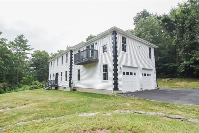 8 Martin Rd, Brookfield, MA 01506