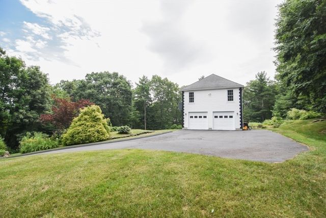 8 Martin Rd, Brookfield, MA 01506