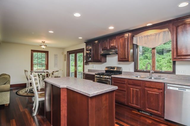 8 Martin Rd, Brookfield, MA 01506