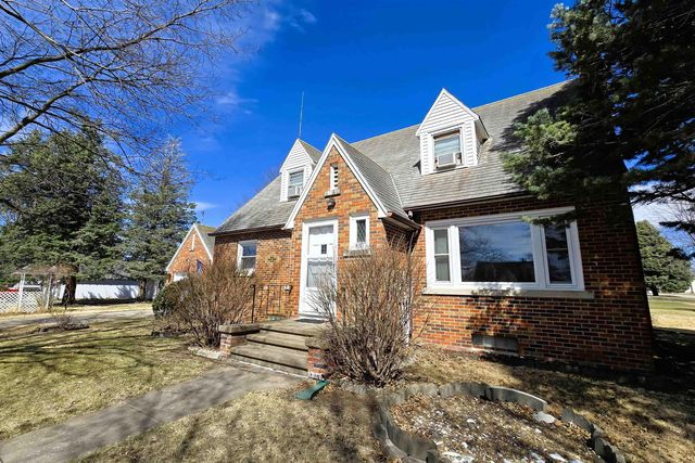 801 Iowa Street, Dysart, IA 52224