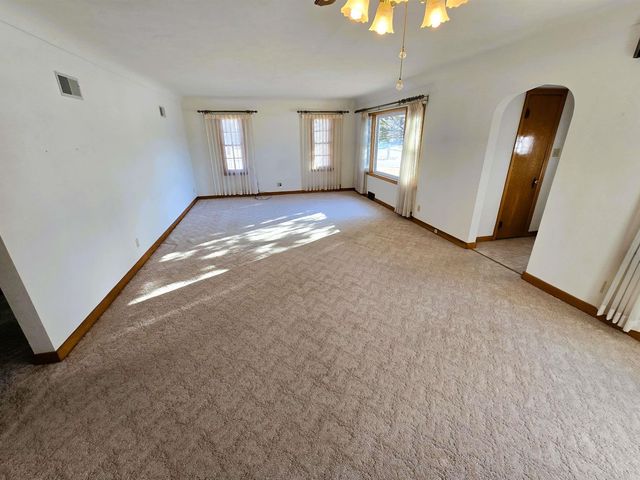 801 Iowa Street, Dysart, IA 52224