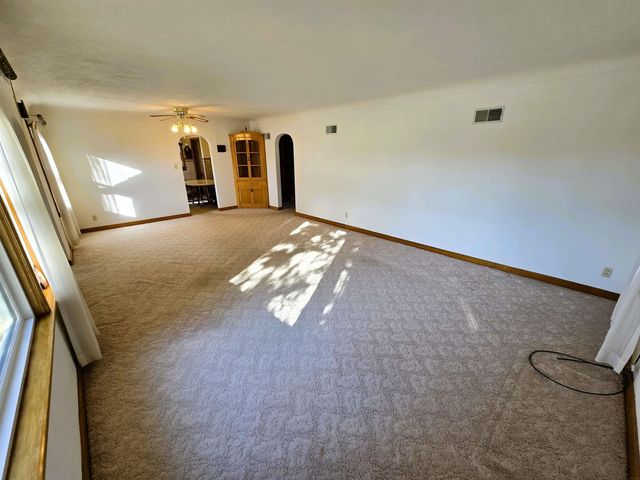 801 Iowa Street, Dysart, IA 52224