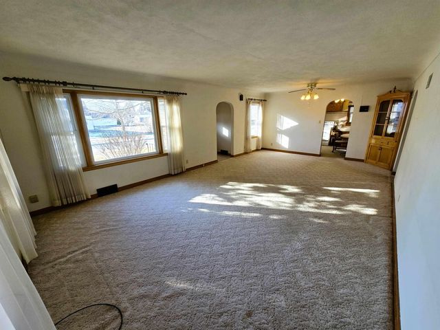 801 Iowa Street, Dysart, IA 52224