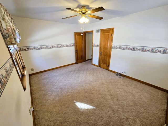 801 Iowa Street, Dysart, IA 52224