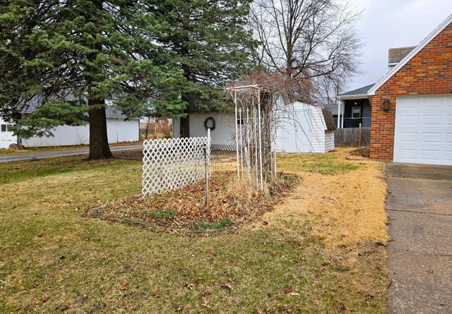 801 Iowa Street, Dysart, IA 52224