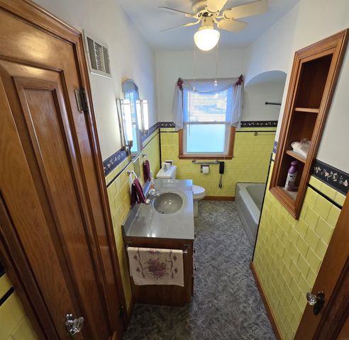 801 Iowa Street, Dysart, IA 52224
