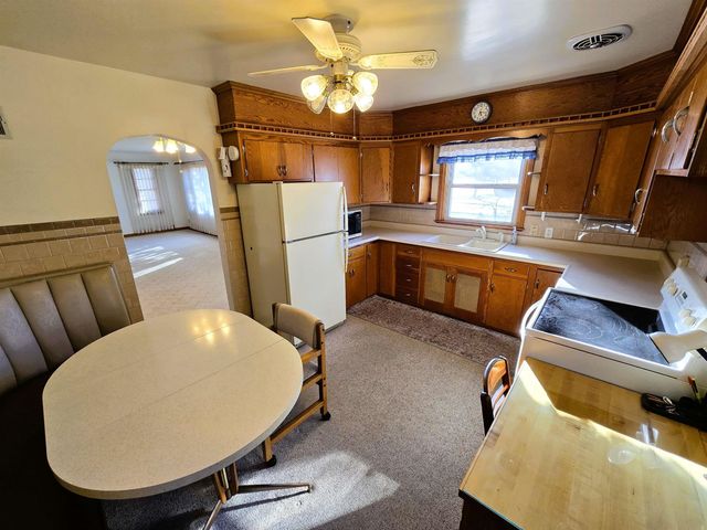 801 Iowa Street, Dysart, IA 52224
